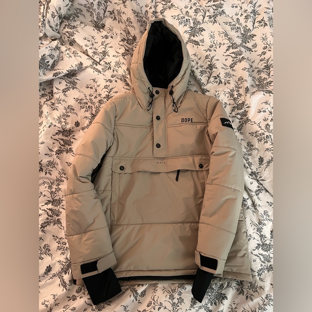 Selling my brand new dope snow jacket. Never worn